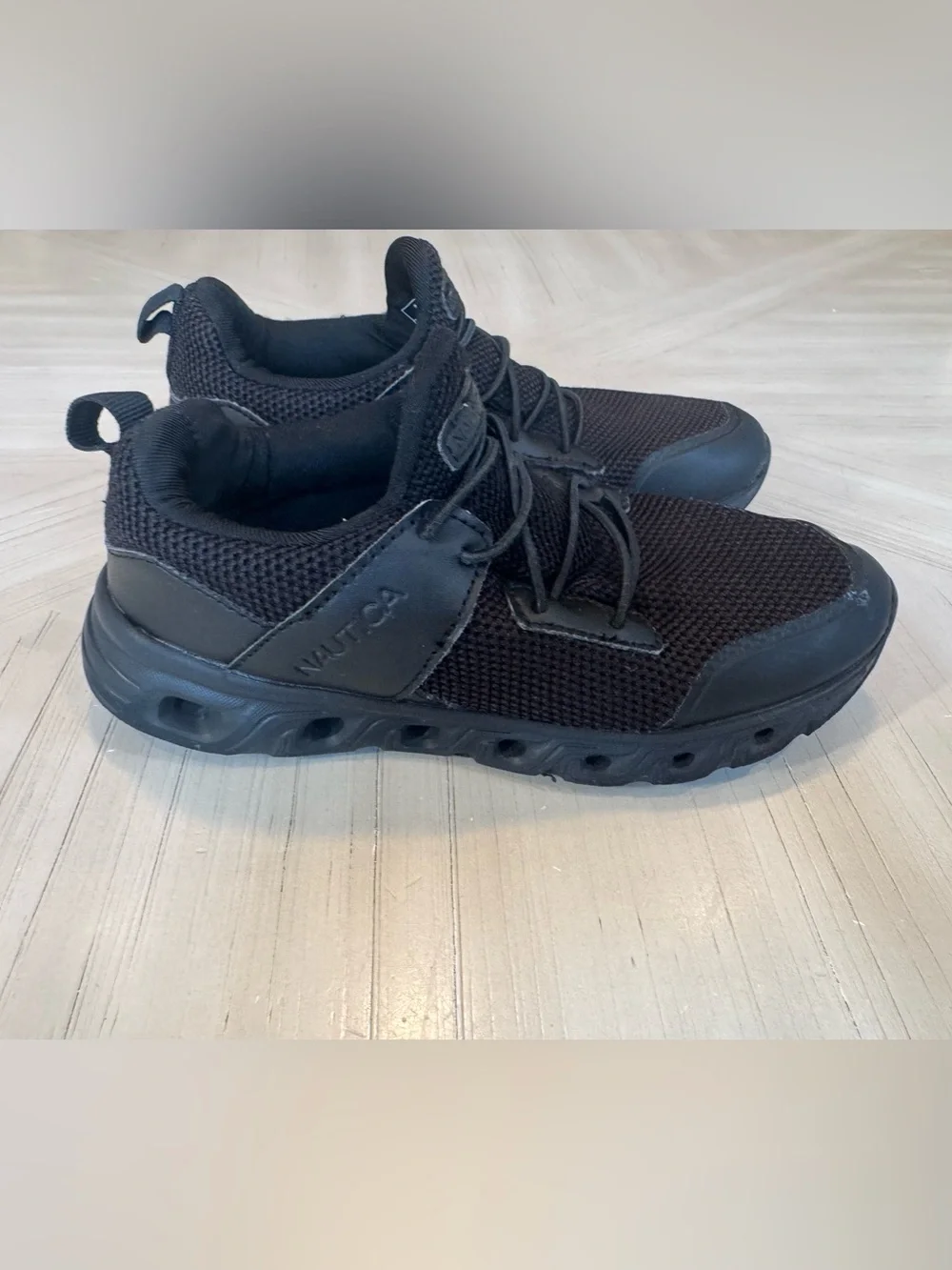Nautica Meridian 2-Y Kids’ Sneakers – Black – Size 1Y